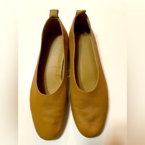 Everlane Tan flats. Size 11 but fit like a size 9